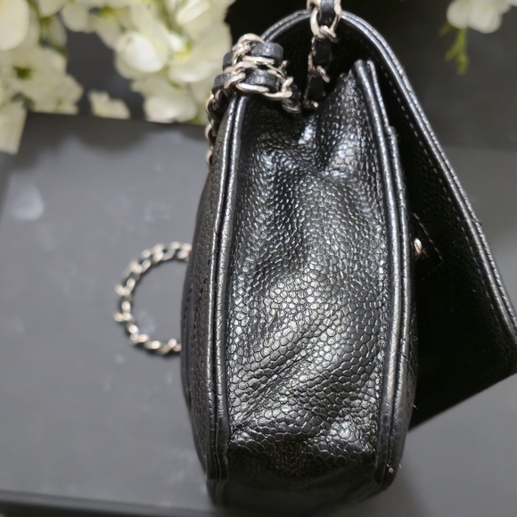 Chanel Quilted Caviar Leather Wallet On Chain - Picture 13 of 14